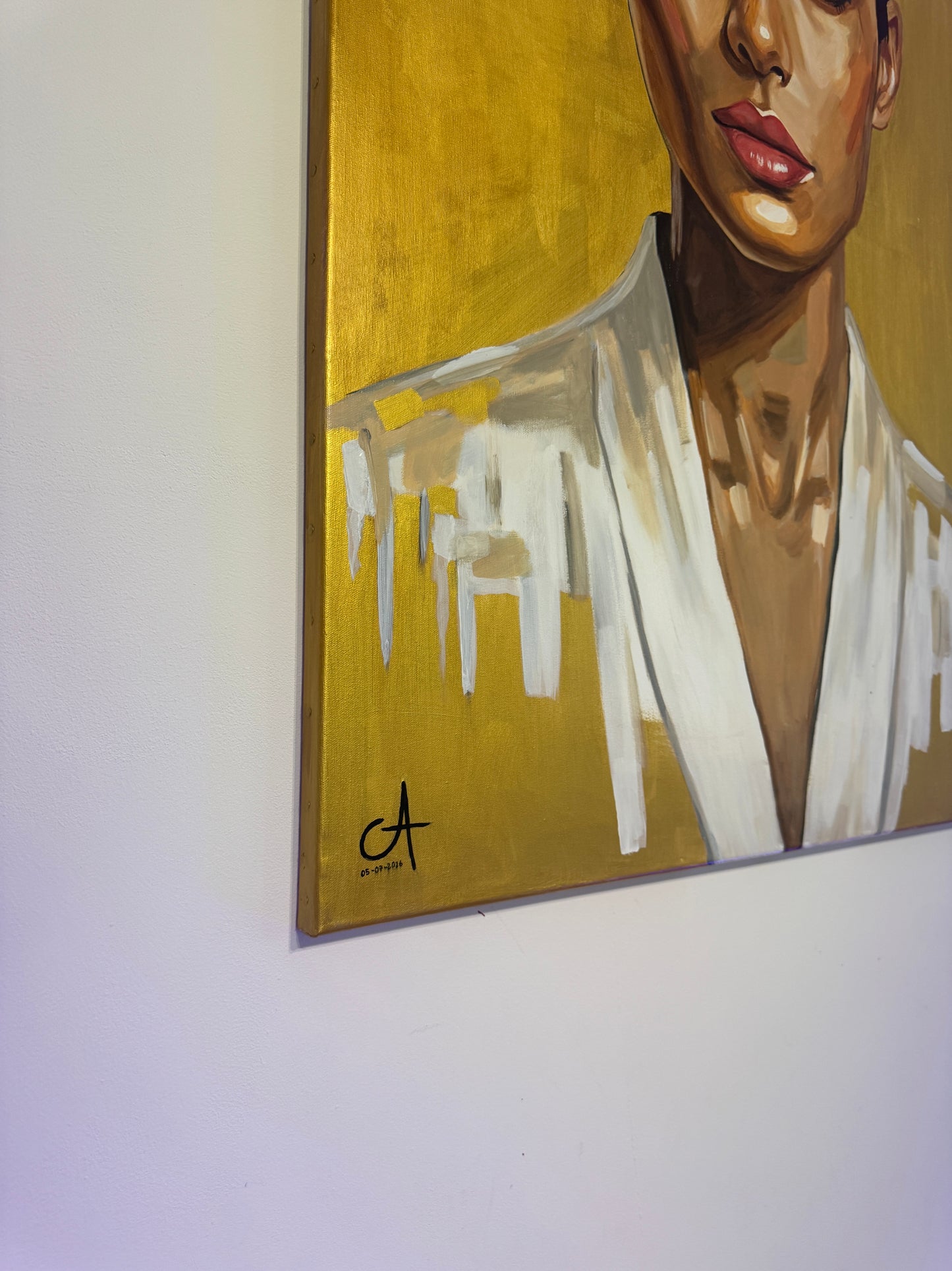 Élégance Dorée  116 × 81 cm